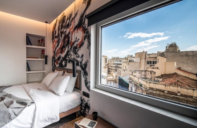 ENJOY ATHINA STREETAPARTMENTS IN THE HEART OF ATHENS!