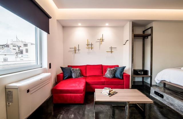 ENJOY AthinA STREETAPARTMENTS IN THE HEART OF ATHENS!