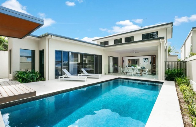 ESPRIT 10 Luxury Retreat