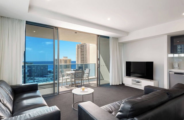 H Residences Level 10, Ocean, Free Wi-Fi, Parking, Foxtel