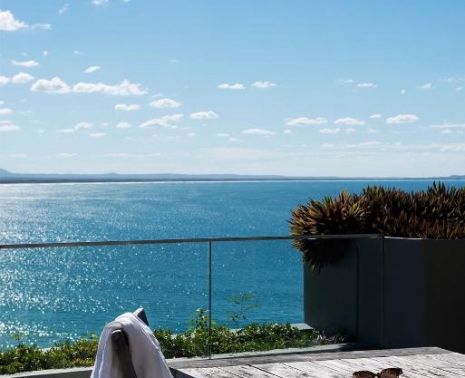 Hastings Park: Luxury Penthouse, Private Pool & Views