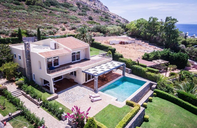 Holiday Thimari Persons Bedrooms 