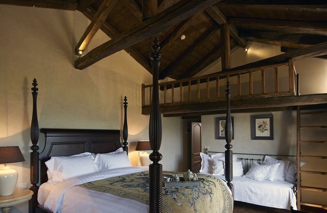 LUXURY STONE VILLA IN THE CENTRE OF PELOPONNESE -SUPERIOR SUITE-FAMILY FRIENDLY