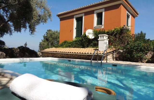 Lygia Villa Sleeps 4 Pool Air Con WiFi