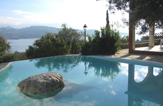 Lygia Villa Sleeps 6 Pool Air Con WiFi