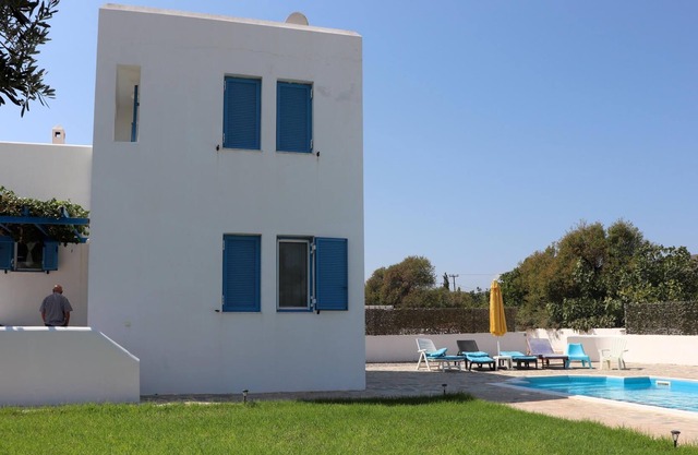Perfect vacation in a beautiful holiday house with pool, garden, wifi | Rhodos