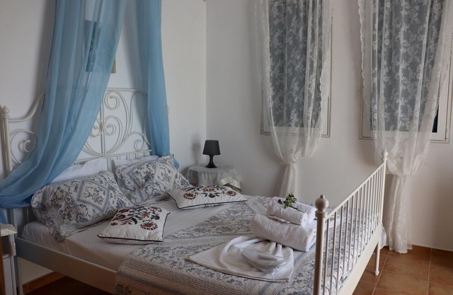 Perfect vacation in a beautiful holiday house with pool, garden, wifi | Rhodos