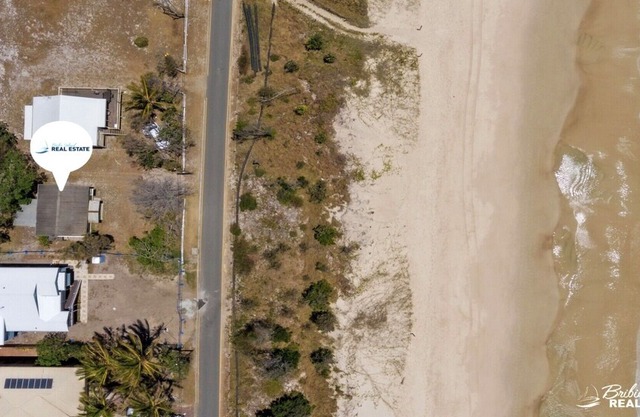 PET FRIENDLY BEACHFRONT HOUSE