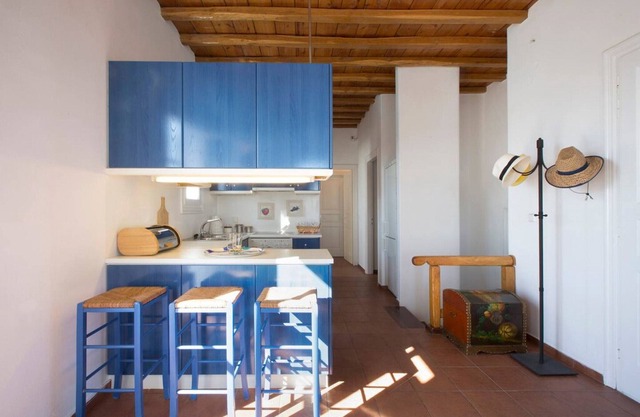 Psarrou villa for 10 guests