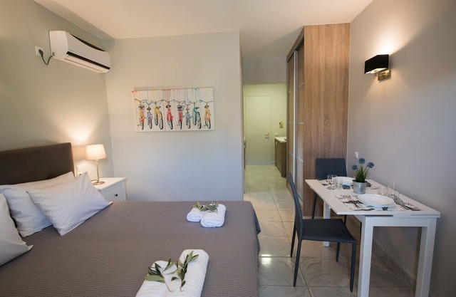 REGALO STUDIO KARIOTES/ FLAT 2