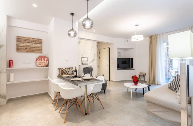 Stadium 1bdr HiEnd quiet Flat | Top Location