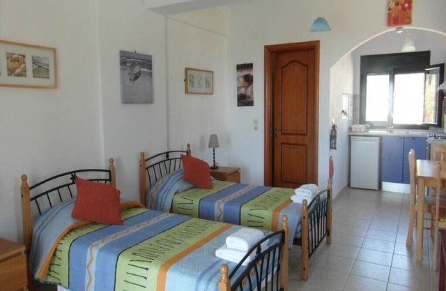 Studio apartment in detached Villa with Pool: (sleeps 2 or 3 )