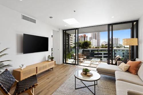Stylish and Modern Oracle 2 Bedroom Apartment - CoastHM