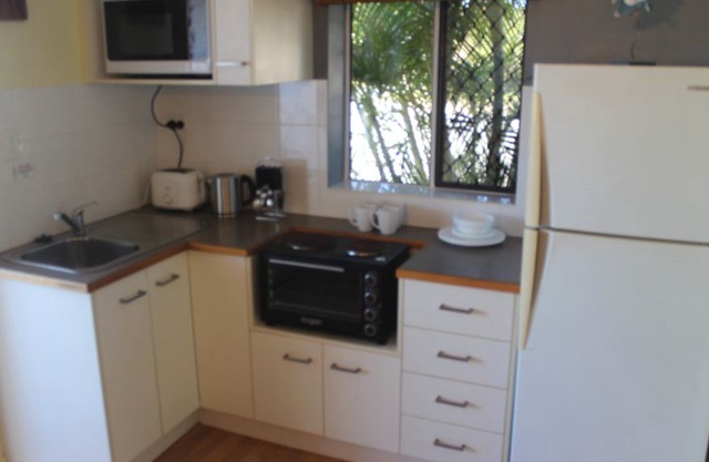 SURF SIDE SHACK - Prime beachfront location