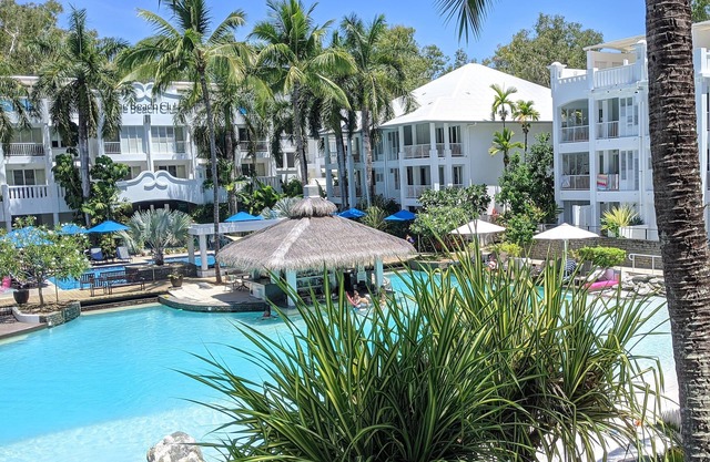 The escape luxury apartment Peppers beach club palm cove