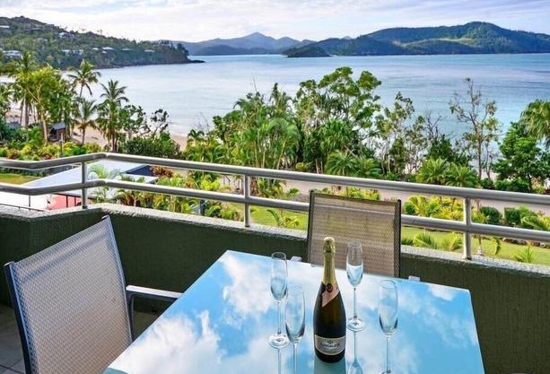 Top Floor Hibiscus Apartment 208