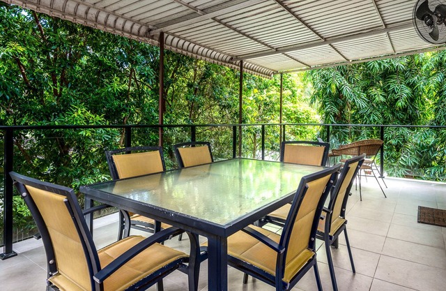 Tranquility Chill at Palm Cove - The ideal family accommodation.