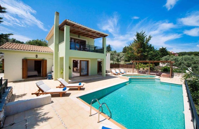 Villa ∙ 3 bedrooms ∙ 6 guests