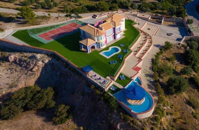 Villa Paramithia