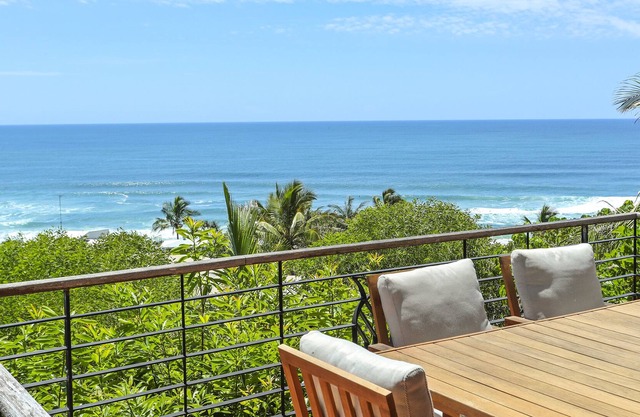 Villa with Panoramic Ocean Views