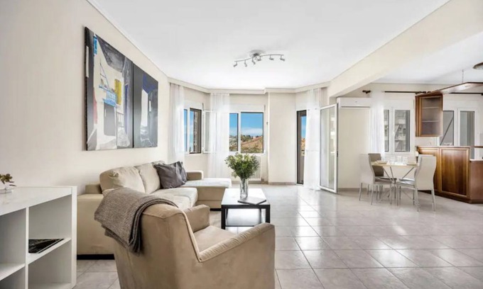 Chalcis Apartment | 100 m² Apartment ∙ 2 bedrooms ∙ 5 guests