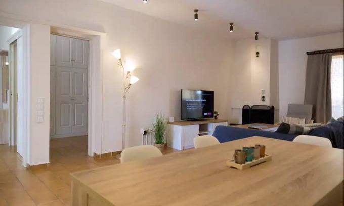 Loutraki Apartment | 100 m² Apartment ∙ 3 bedrooms ∙ 6 guests