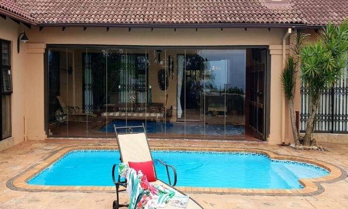Umtentweni Apartment | 100 m² Apartment ∙ 5 bedrooms ∙ 10 guests