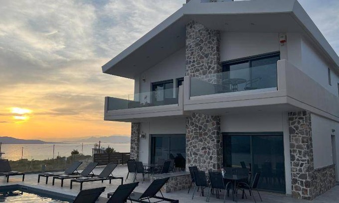 Theologos House | 104 m² House ∙ 3 bedrooms ∙ 6 guests