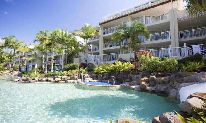 Alexandra Headland Apartment | 112 m² Serviced apartment ∙ 3 bedrooms ∙ 127 guests