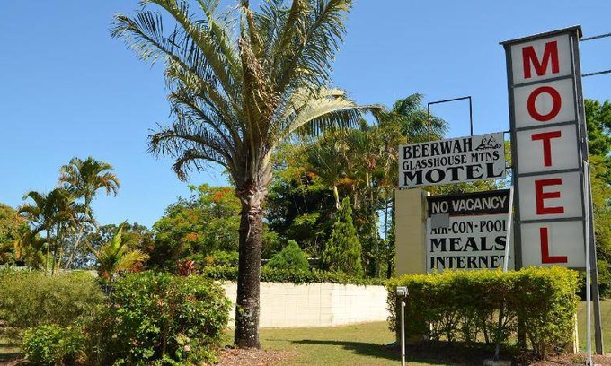 Glass House Mountains Hotel | 12 m² Motel ∙ 2 bedrooms ∙ 5 guests