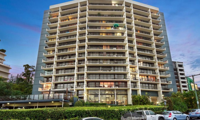 South Brisbane Apartment | 120 m² Serviced apartment ∙ 3 bedrooms ∙ 10 guests
