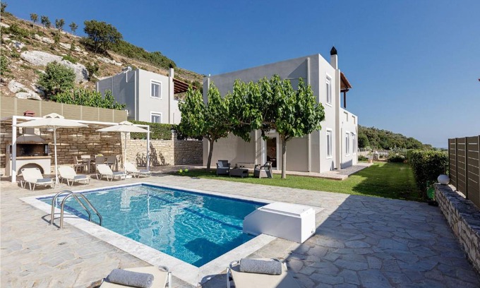 Agia Triada House | 126 m² House ∙ 3 bedrooms ∙ 8 guests