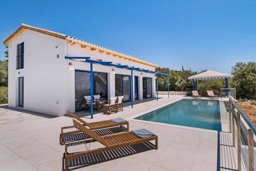 Fternon Villa | 130 m² Villa ∙ 4 bedrooms ∙ 9 guests