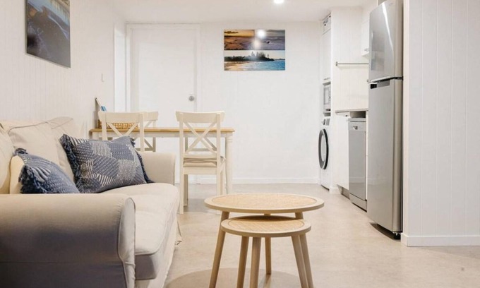 Moffat Beach Apartment | 15 m² Apartment ∙ 2 bedrooms ∙ 4 guests