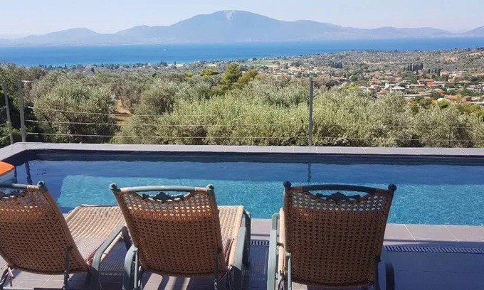 Dirfys-Messapia Villa | 150 m² Villa ∙ 3 bedrooms ∙ 6 guests