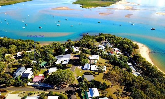 Seventeen Seventy House | 1770 HORIZONS holiday house