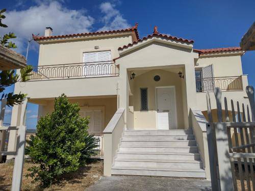 Kymi-Aliveri House | 180 m² House ∙ 3 bedrooms ∙ 7 guests