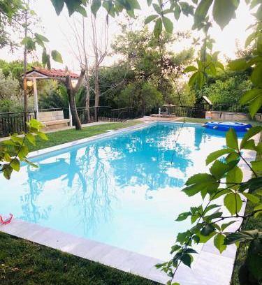 Anavyssos Villa | 180 m² Villa ∙ 4 bedrooms ∙ 9 guests