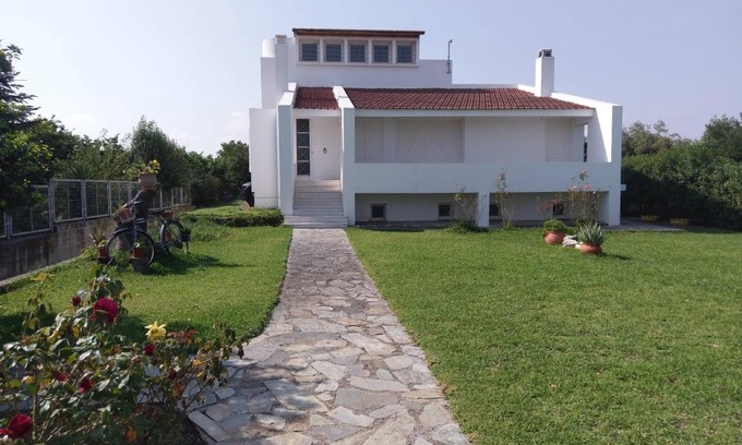 Vrahati House | 185 m² House ∙ 4 bedrooms ∙ 10 guests