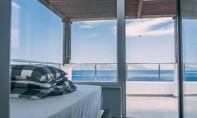 Pteleos Villa | 200 m² Villa ∙ 4 bedrooms ∙ 9 guests