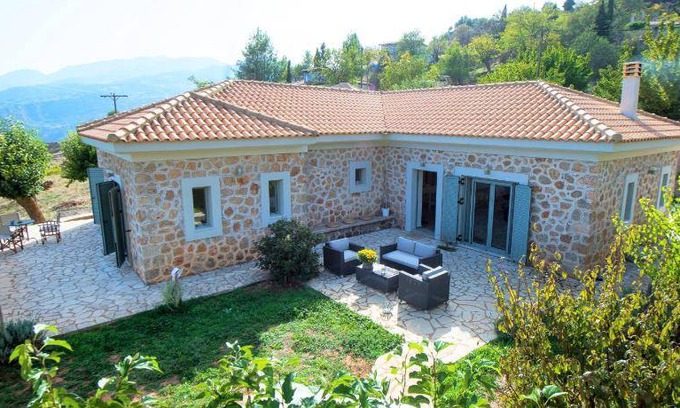 Porovitsa Villa | 230 m² Villa ∙ 4 bedrooms ∙ 10 guests