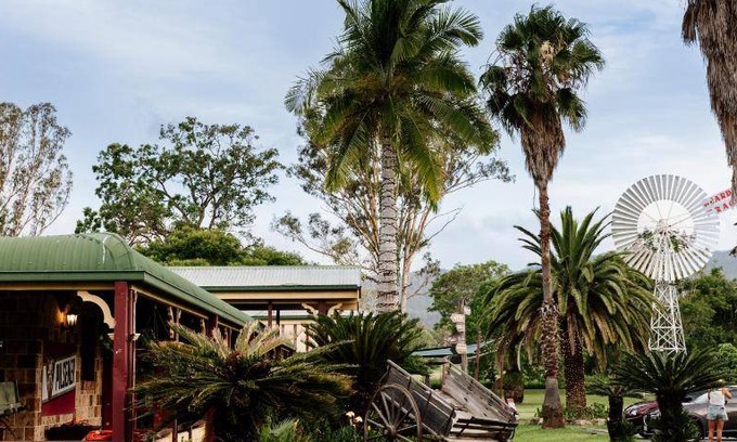 Tamborine Hotel | 24 m² Hotel ∙ 8 guests