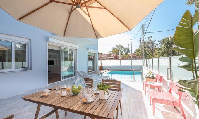 Elliniko Villa | 250 m² Villa ∙ 4 bedrooms ∙ 9 guests