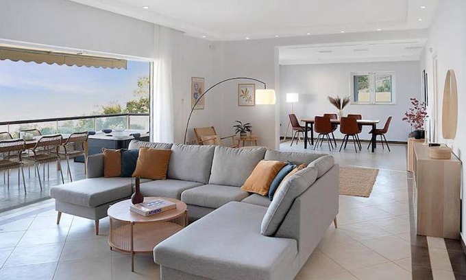 Varkiza Apartment | 255 m² Apartment ∙ 5 bedrooms ∙ 12 guests