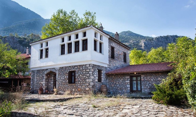 Lilaia House | 260 m² House ∙ 5 bedrooms ∙ 10 guests