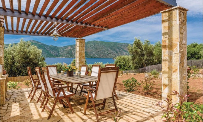Skroponeria House | 350 m² House ∙ 8 bedrooms ∙ 16 guests