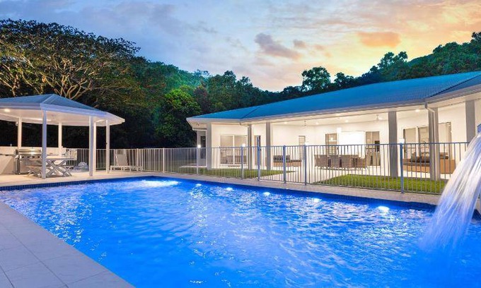 Clifton Beach House | 350 m² House ∙ 6 bedrooms ∙ 12 guests
