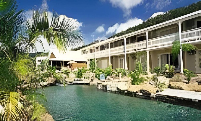 Airlie Beach Hotel | 38 m² Motel ∙ 127 guests