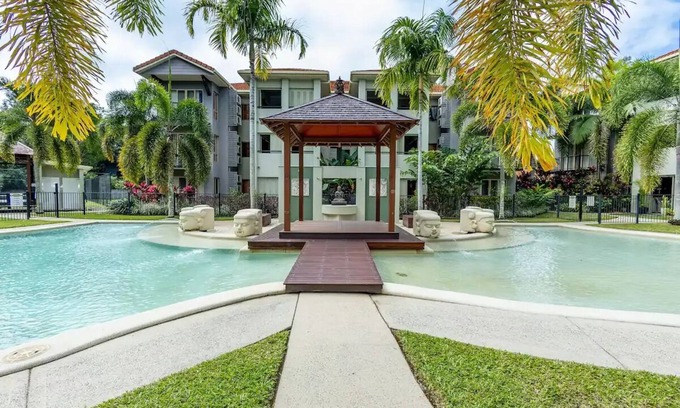 Clifton Beach Apartment | 3BR Clifton Beach Resort Escape - Pools/Gym/Beach