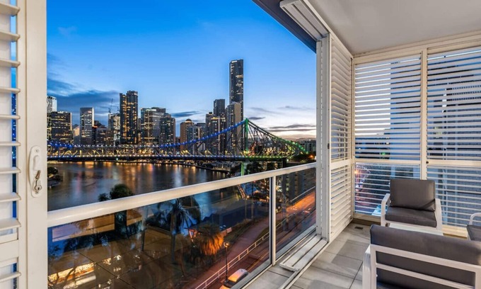 New Farm Apartment | 3BR Skyline Terrace | Long Stay & Monthly Discount